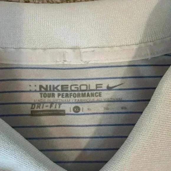 Men’s Nike Golf Shirt - Picture 4 of 6